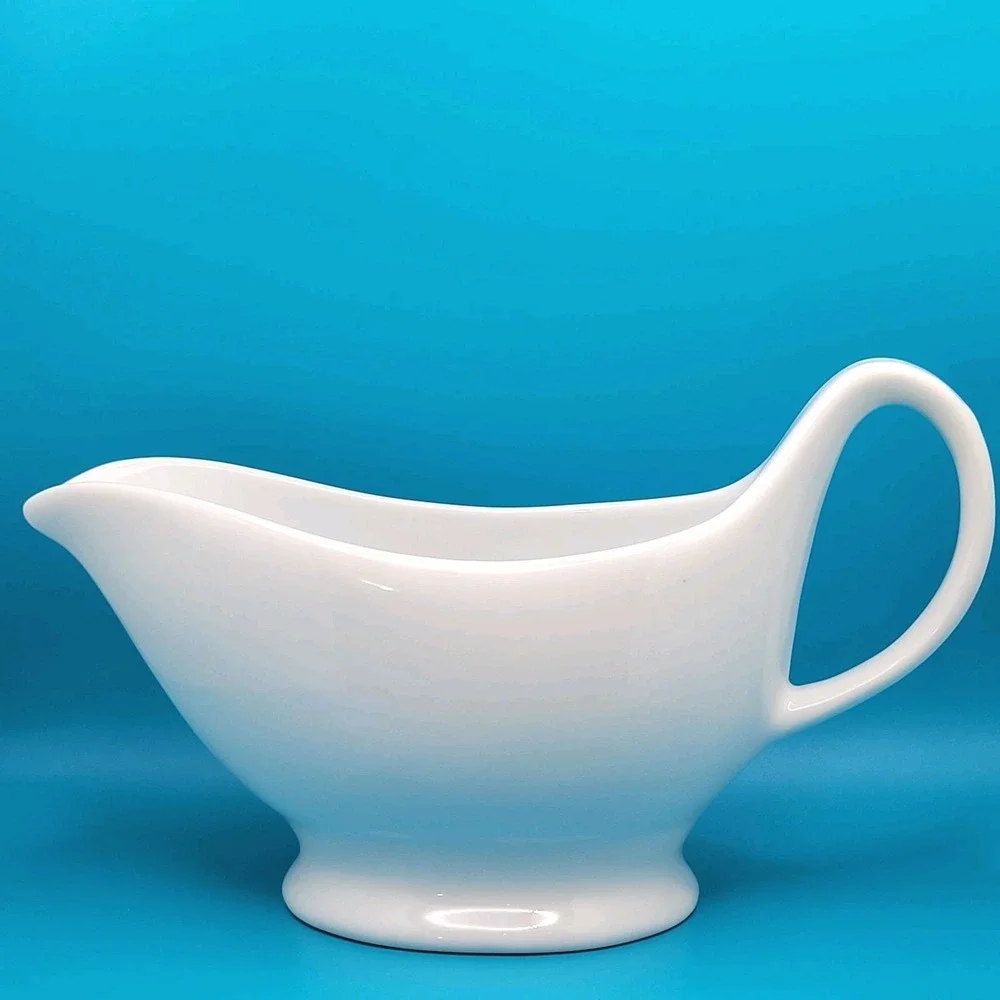 Pottery Barn Great White Gravy Boat Porcelain Serveware Classic
